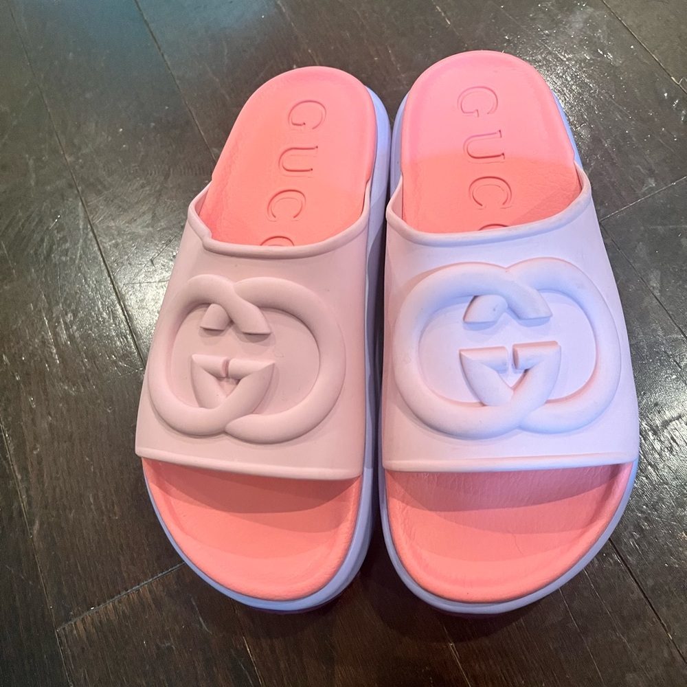 Gucci Light Pink Rubber Slides